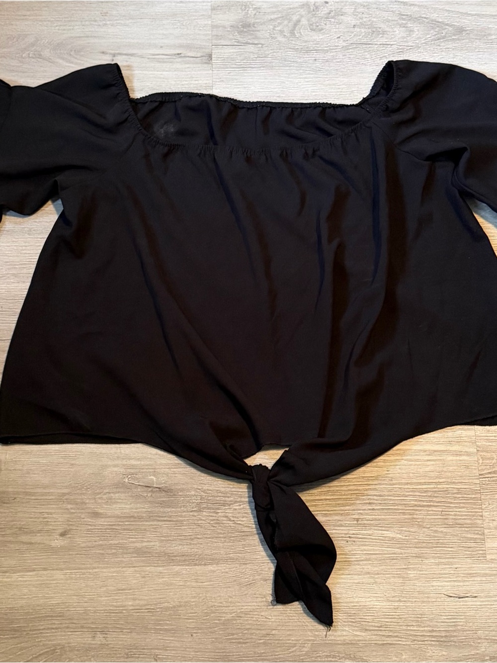 SHEIN Black Off-Shoulder Tie-Front Crop Top